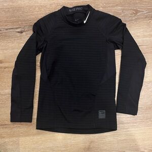 Nike Pro Kids Long Sleeve Black cold weather shirt. Boys Small